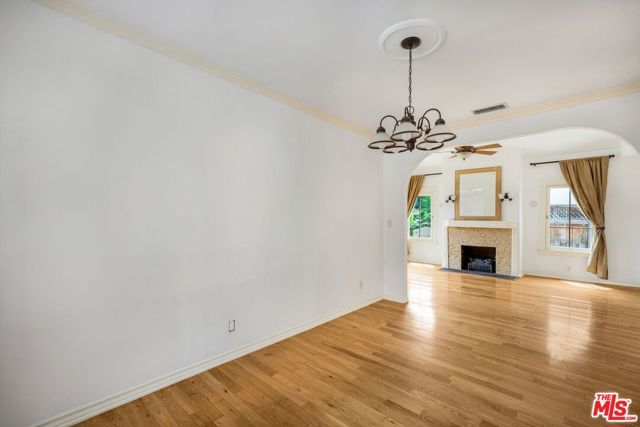 521 N Vista Street, Los Angeles, CA 90036