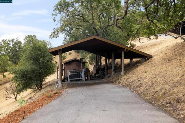 2 Leeward Glen, Lafayette, CA 94549