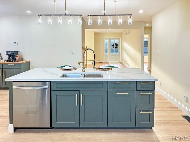 1716 Pottery Road, Washington, MO 63090