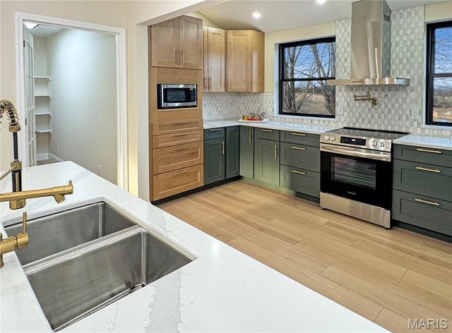 1716 Pottery Road, Washington, MO 63090