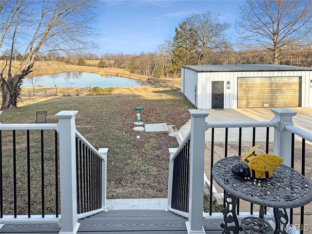 1716 Pottery Road, Washington, MO 63090