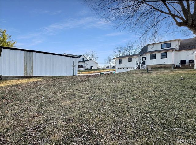 1716 Pottery Road, Washington, MO 63090