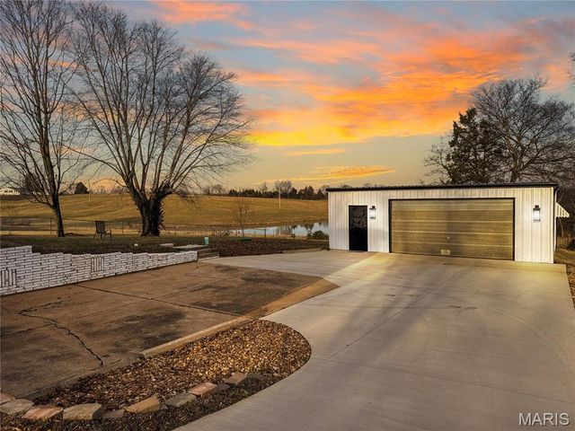 1716 Pottery Road, Washington, MO 63090