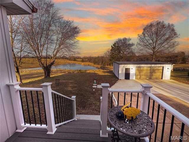 1716 Pottery Road, Washington, MO 63090