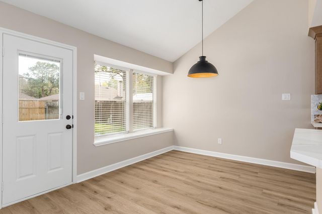 2826 Creek Manor Drive, Kingwood, TX 77339