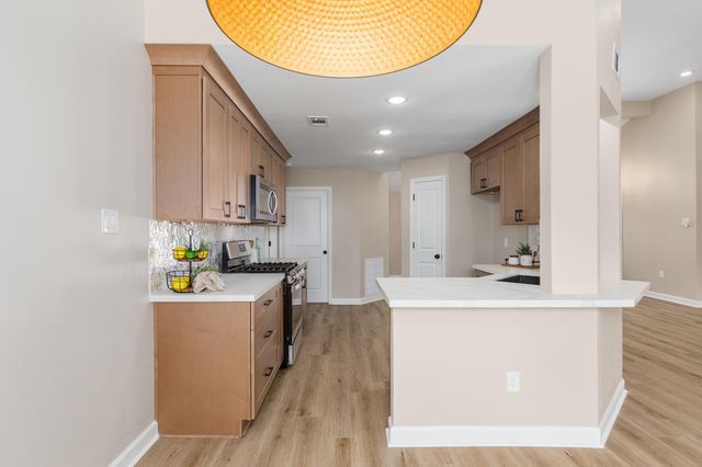 2826 Creek Manor Drive, Kingwood, TX 77339