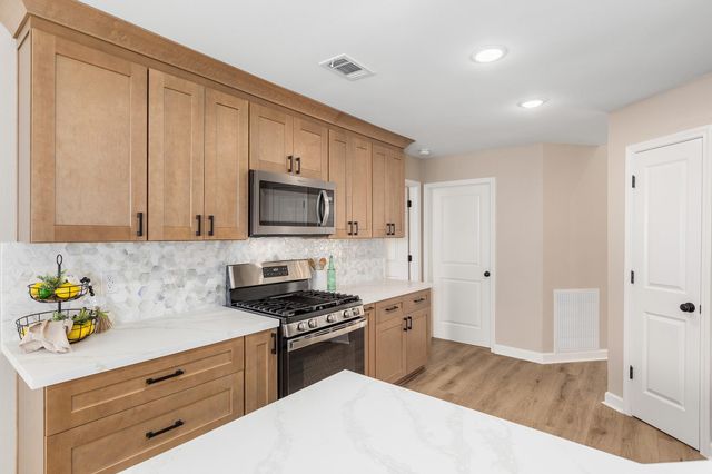 2826 Creek Manor Drive, Kingwood, TX 77339