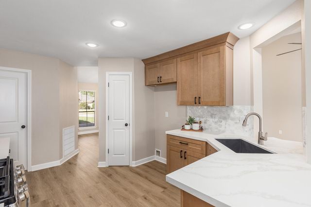 2826 Creek Manor Drive, Kingwood, TX 77339