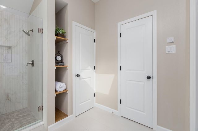 2826 Creek Manor Drive, Kingwood, TX 77339