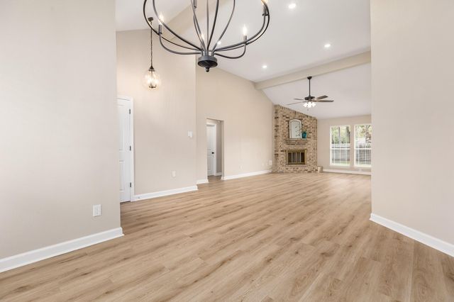 2826 Creek Manor Drive, Kingwood, TX 77339