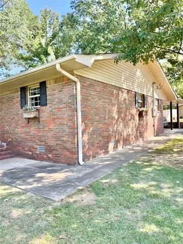 2315 Marina Road, Russellville, AR 72802