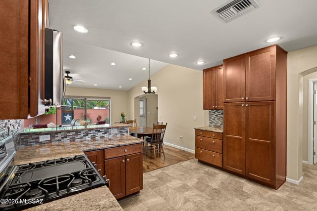 2231 E Calle Alta Vista, Tucson, AZ 85719