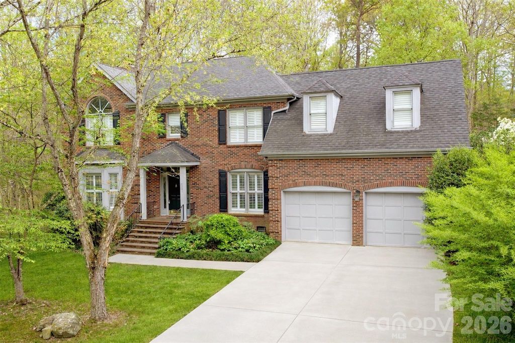 7201 Leharne Drive, Charlotte, NC 28270