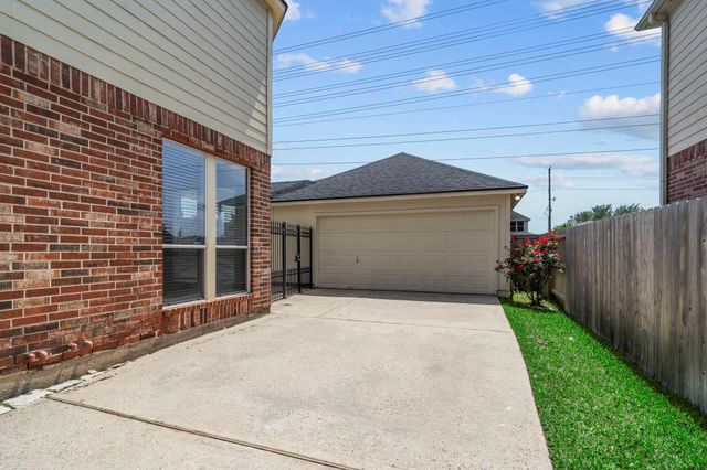 12516 Boulder Creek Drive, Pearland, TX 77584
