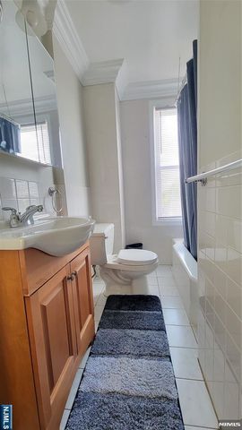609 Chase Avenue, Lyndhurst, NJ 07071