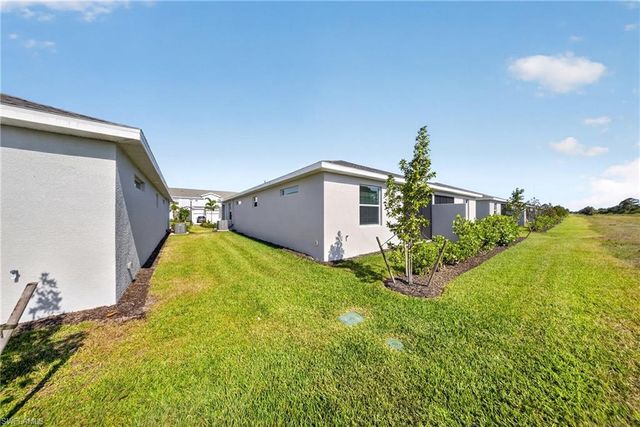20559 Hazelnut CT S, Lehigh Acres, FL 33976
