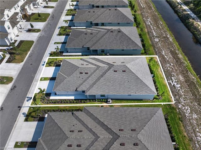 20559 Hazelnut CT S, Lehigh Acres, FL 33976