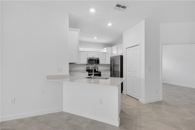 20559 Hazelnut CT S, Lehigh Acres, FL 33976