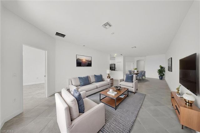 20559 Hazelnut CT S, Lehigh Acres, FL 33976
