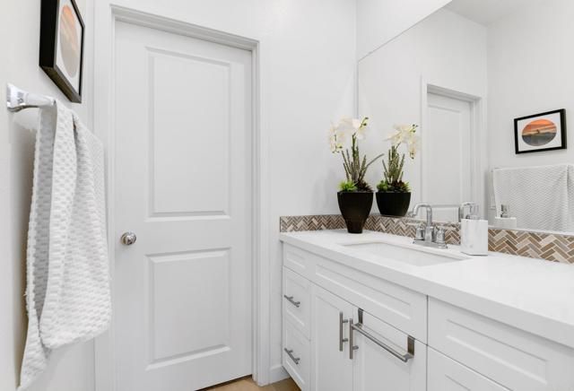 319 Lagoon Way, Santee, CA 92071