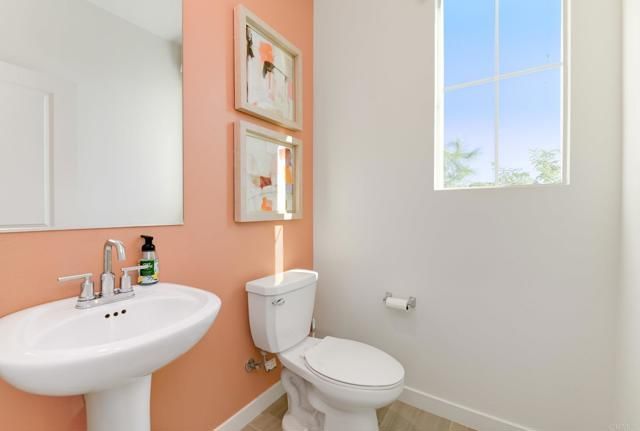 319 Lagoon Way, Santee, CA 92071