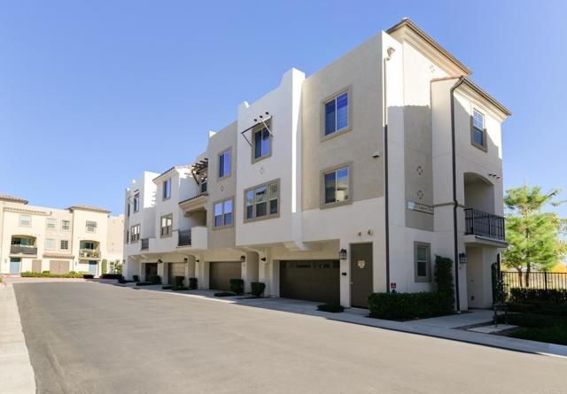 319 Lagoon Way, Santee, CA 92071