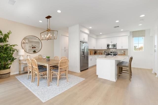 319 Lagoon Way, Santee, CA 92071