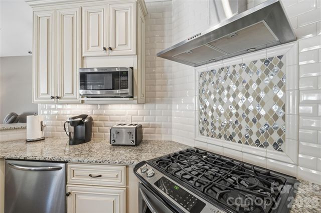 6410 Harbor Oaks Drive, Denver, NC 28037