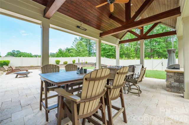 6410 Harbor Oaks Drive, Denver, NC 28037
