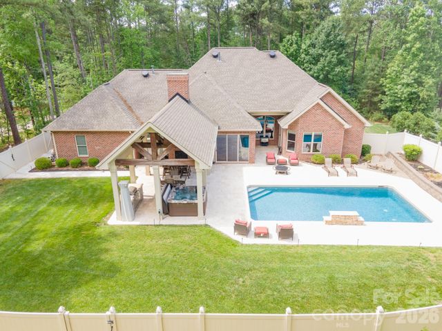 6410 Harbor Oaks Drive, Denver, NC 28037