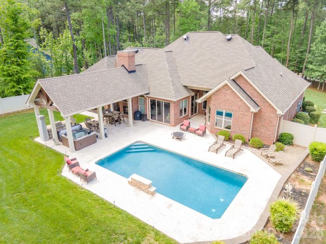 6410 Harbor Oaks Drive, Denver, NC 28037