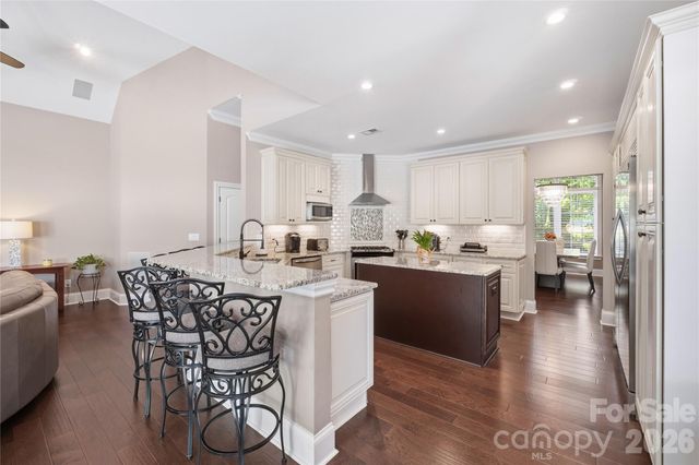 6410 Harbor Oaks Drive, Denver, NC 28037