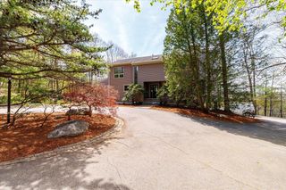 35 Hickory Dr, Worcester, MA 01609