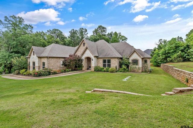 15874 Crazy Horse Dr, Lindale, TX 75771