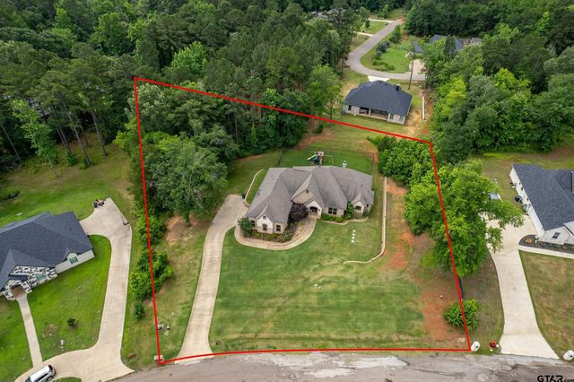 15874 Crazy Horse Dr, Lindale, TX 75771