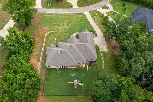 15874 Crazy Horse Dr, Lindale, TX 75771