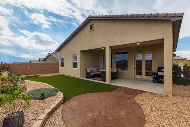 4273 Mountain Trail Loop NE, Rio Rancho, NM 87144