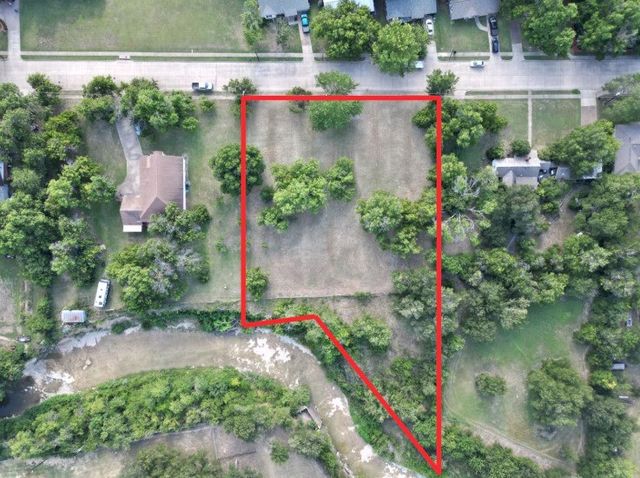 3020 Kerry Lane, Haltom City, TX 76117