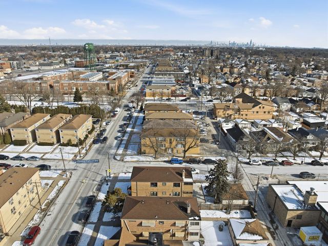 7519 W Fullerton Avenue 2S, Elmwood Park, IL 60707