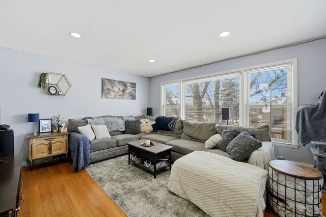 7519 W Fullerton Avenue 2S, Elmwood Park, IL 60707