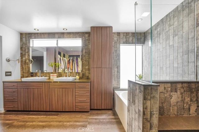479 Pesaro Street, Oak Park, CA 91377