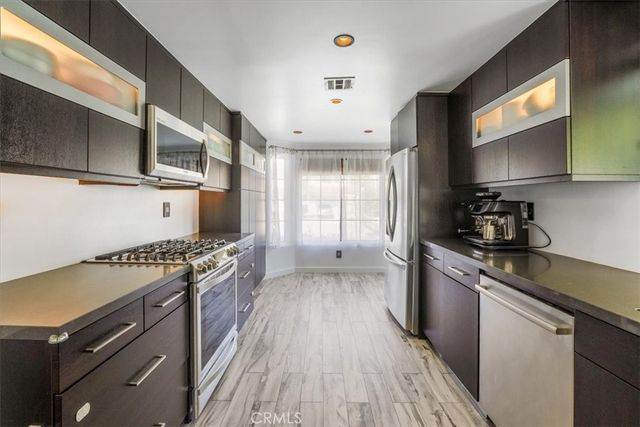 479 Pesaro Street, Oak Park, CA 91377