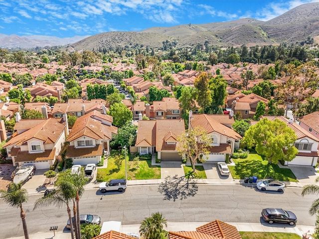479 Pesaro Street, Oak Park, CA 91377