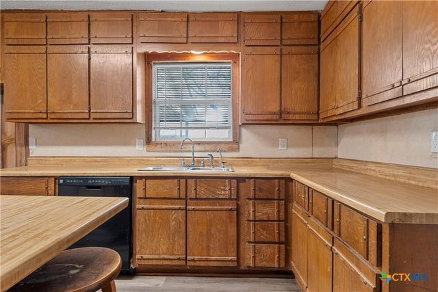 16067 McLennan Road, Troy, TX 76579