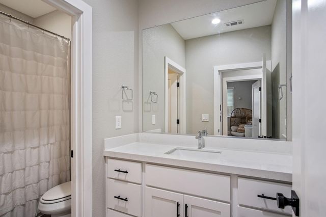 4114 Valkommen Dr, Denair, CA 95316