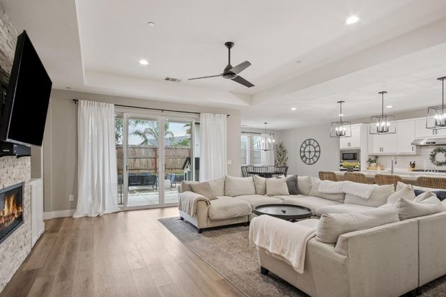 4114 Valkommen Dr, Denair, CA 95316