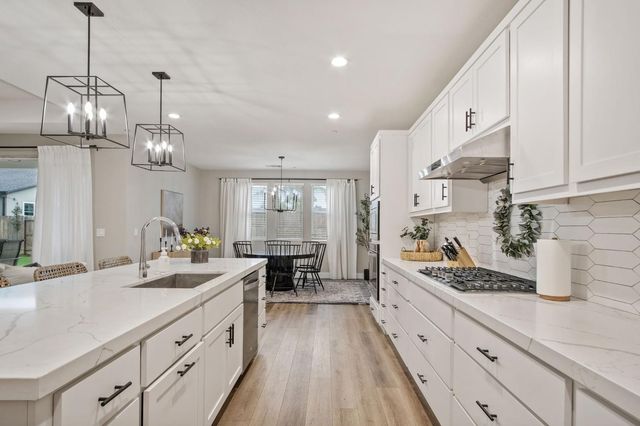 4114 Valkommen Dr, Denair, CA 95316