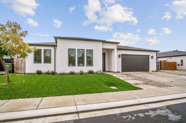 4114 Valkommen Dr, Denair, CA 95316