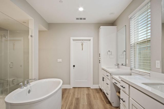 4114 Valkommen Dr, Denair, CA 95316