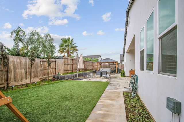 4114 Valkommen Dr, Denair, CA 95316